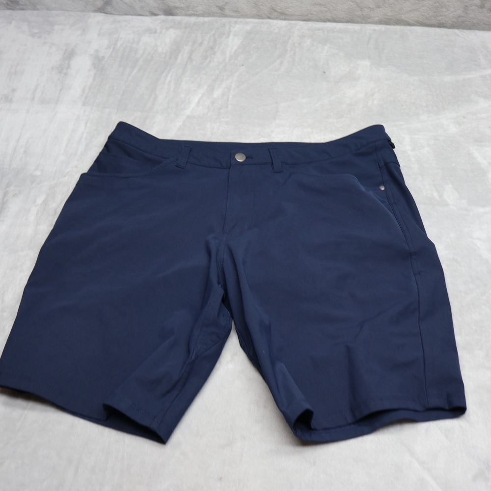 Lululemon Shorts Mens 34 Blue Stretch Technical Light Golf Casual Flat Front